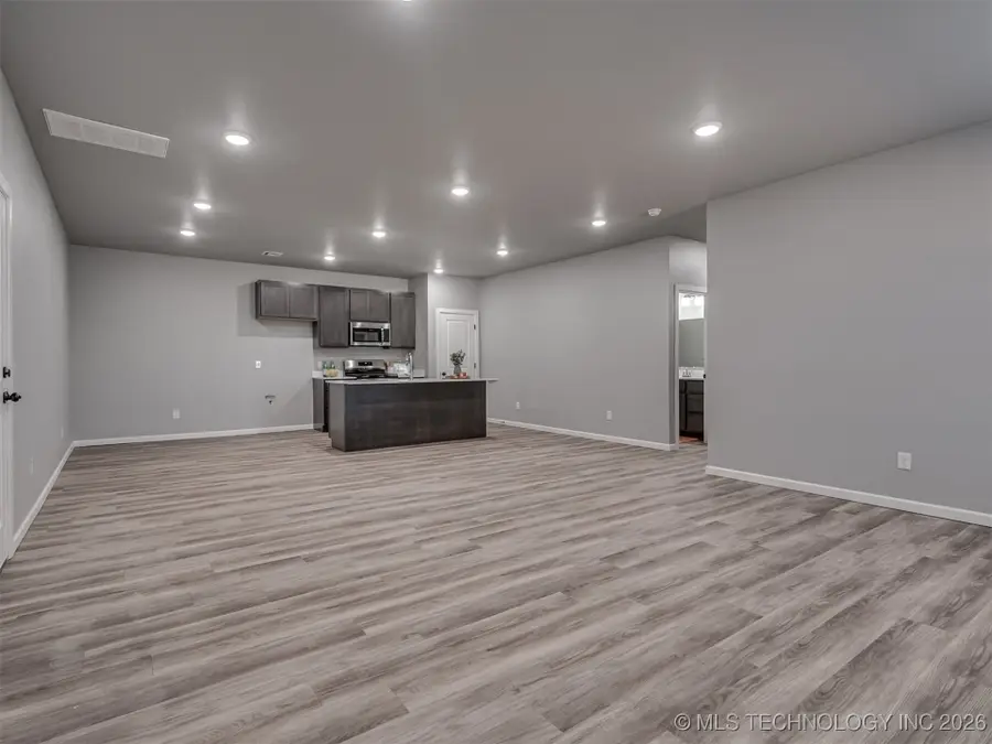 2807 Josie Circle, Midwest City, OK 73130 - #2