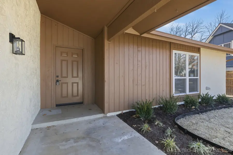 1213 S Oak Avenue, Broken Arrow, OK 74012 - Image #2