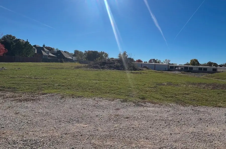 425 W Tucson Street S, Broken Arrow, OK 74011 - Image #2