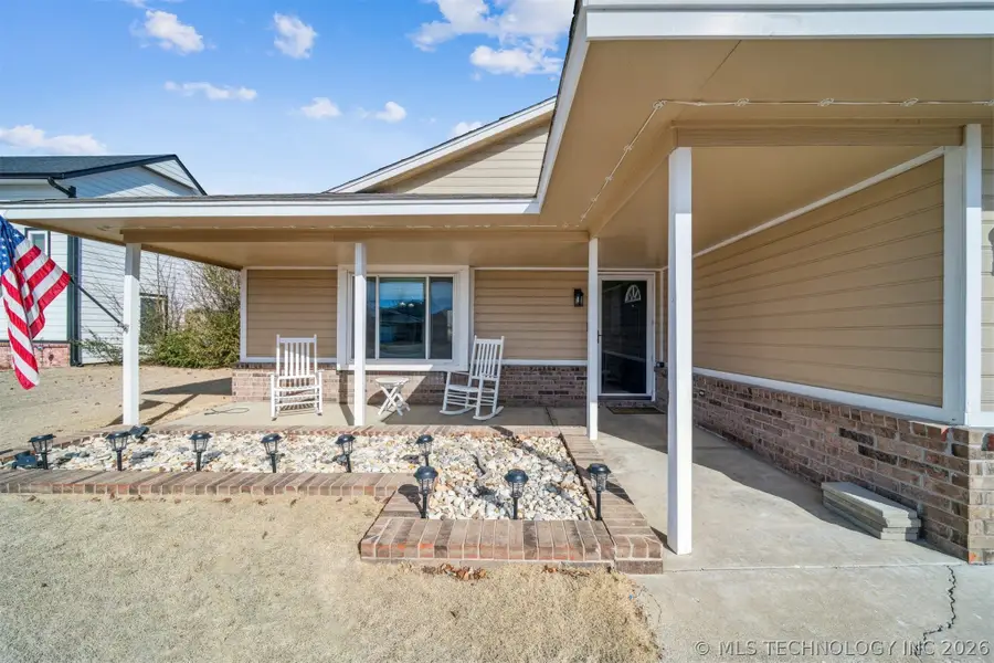 9415 E Sprucewood Drive, Claremore, OK 74019 - #2