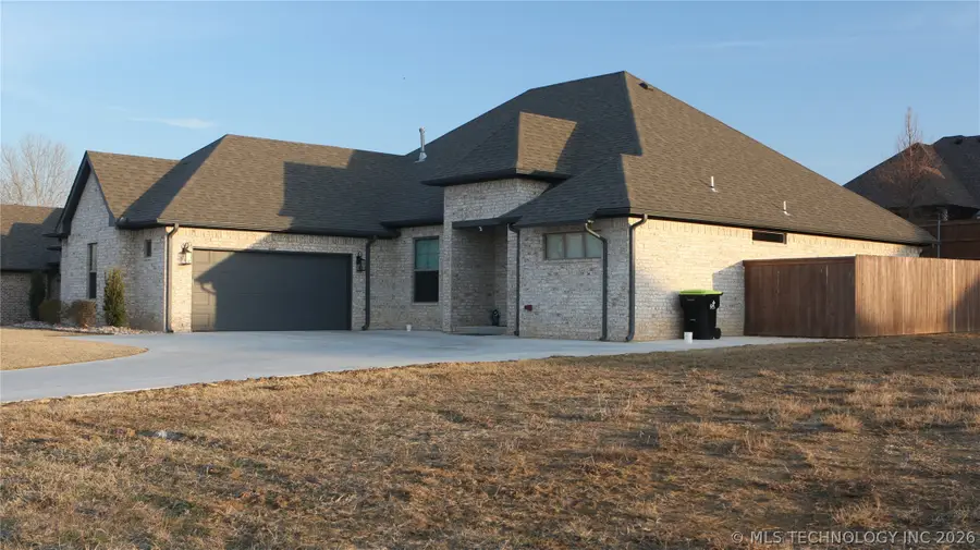 1301 Magnolia Drive N, Ada, OK 74820 - #2