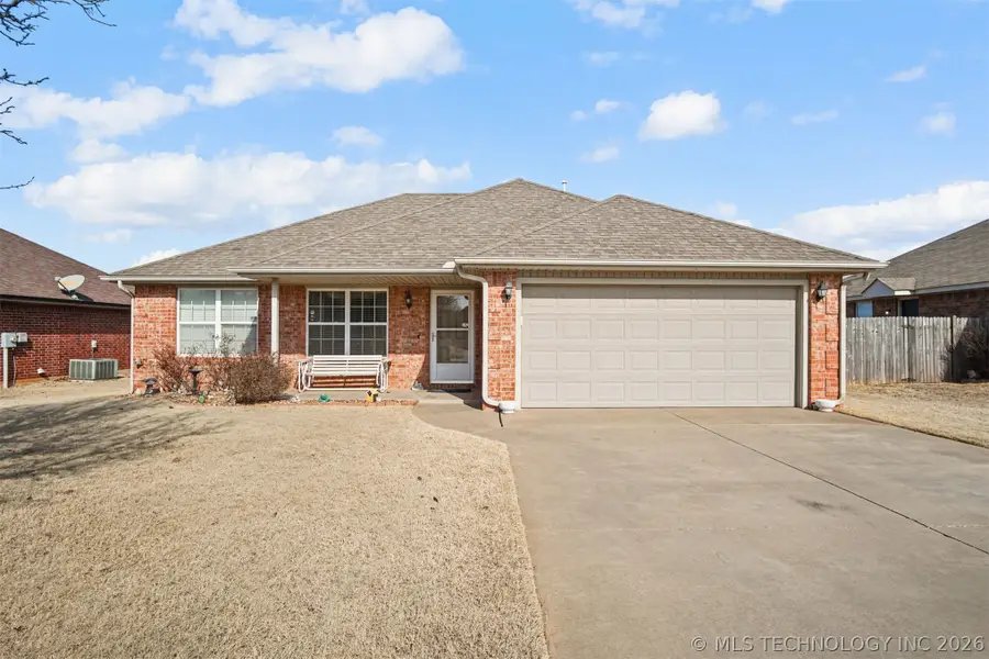 605 E Linden, Mustang, OK 73064 - Image #2