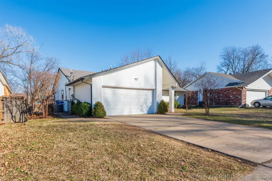 3013 S Ash Court, Broken Arrow, OK 74012 - Image #3