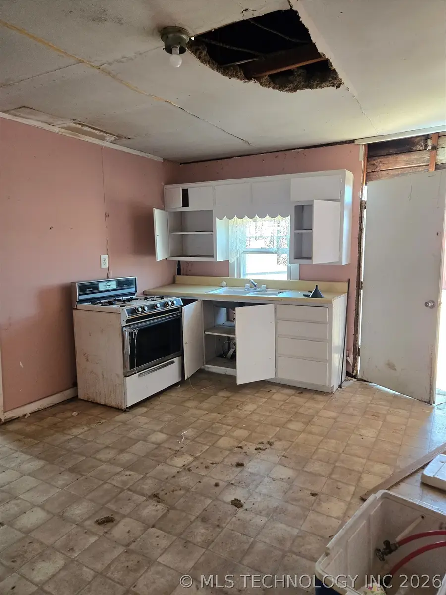 106 W Greenlee, Cushing, OK 74023 - #3