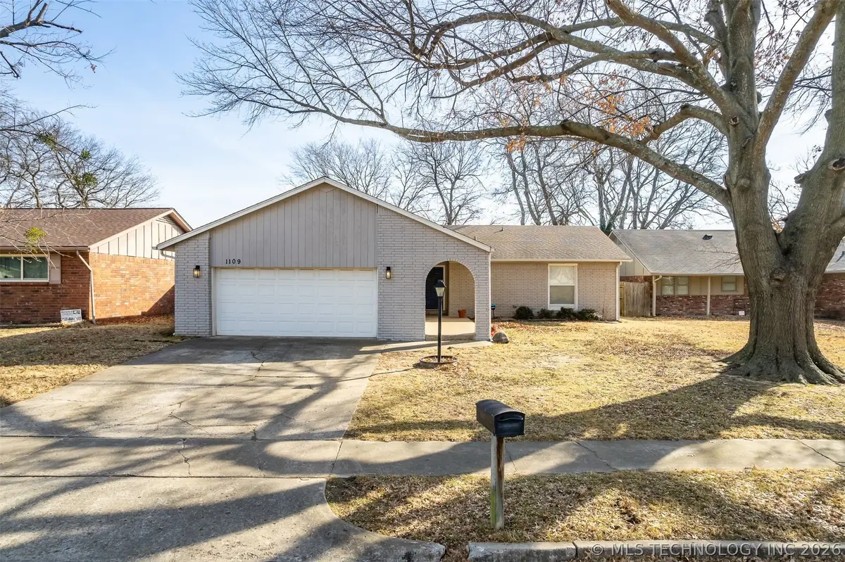 1109 N Hickory Court, Broken Arrow, OK 74012 - Image #1