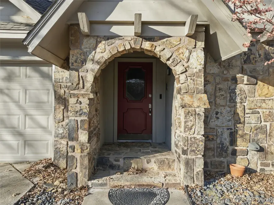 6211 E 77th Street, Tulsa, OK 74136 - #2