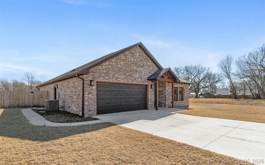 205 Lindsey Avenue, Adair, OK 74330 - #3