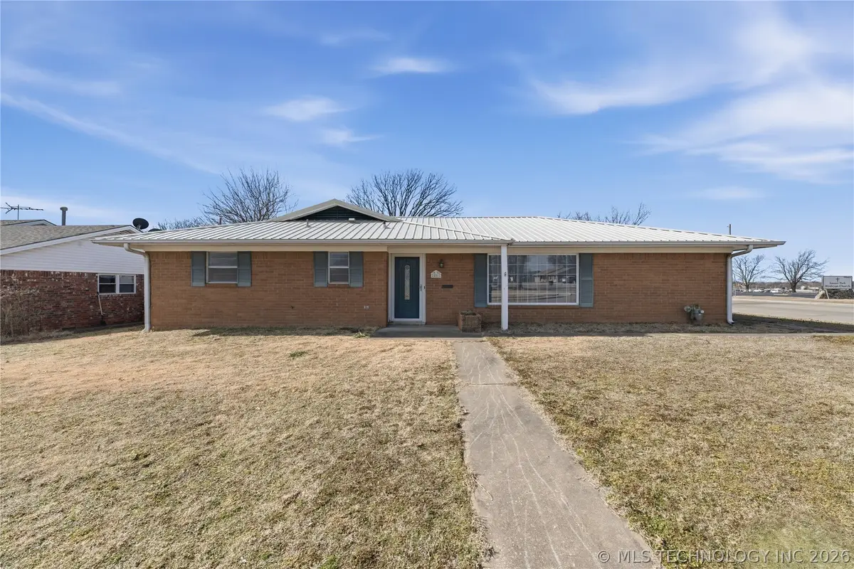501 Sooner Park Drive, Bartlesville, OK 74006 - #1