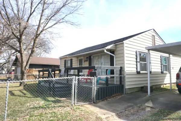 205 Washington Street, Henryetta, OK 74437