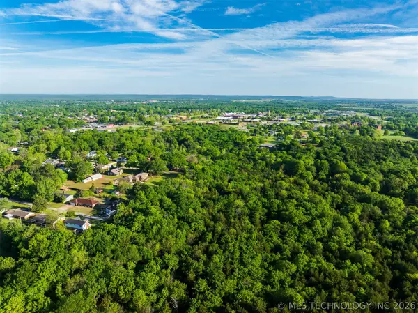 1928 E 9th Street, Okmulgee, OK 74447