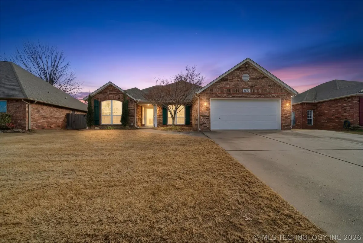 3725 W Detroit Street, Broken Arrow, OK 74012 - Image #1