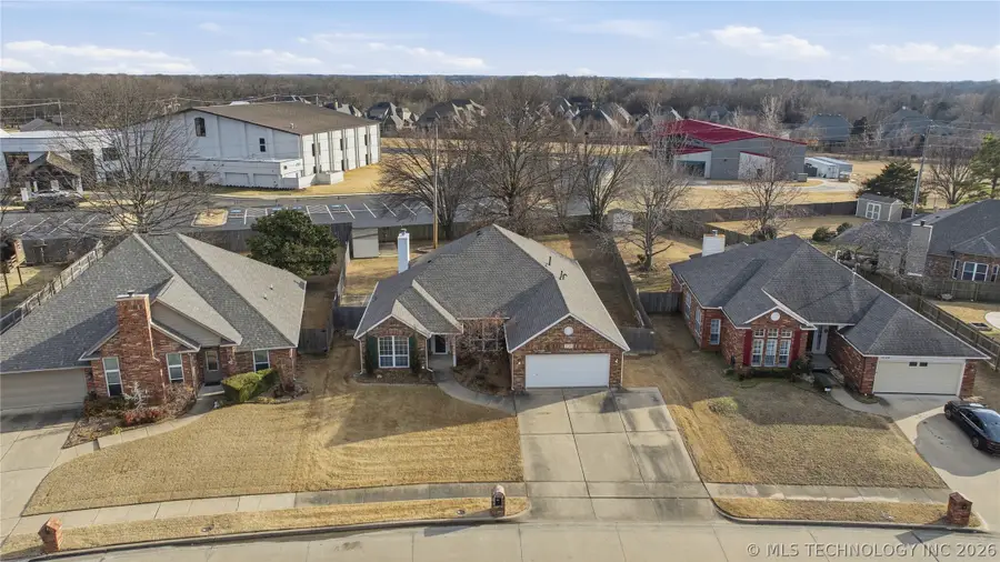 3725 W Detroit Street, Broken Arrow, OK 74012 - Image #3