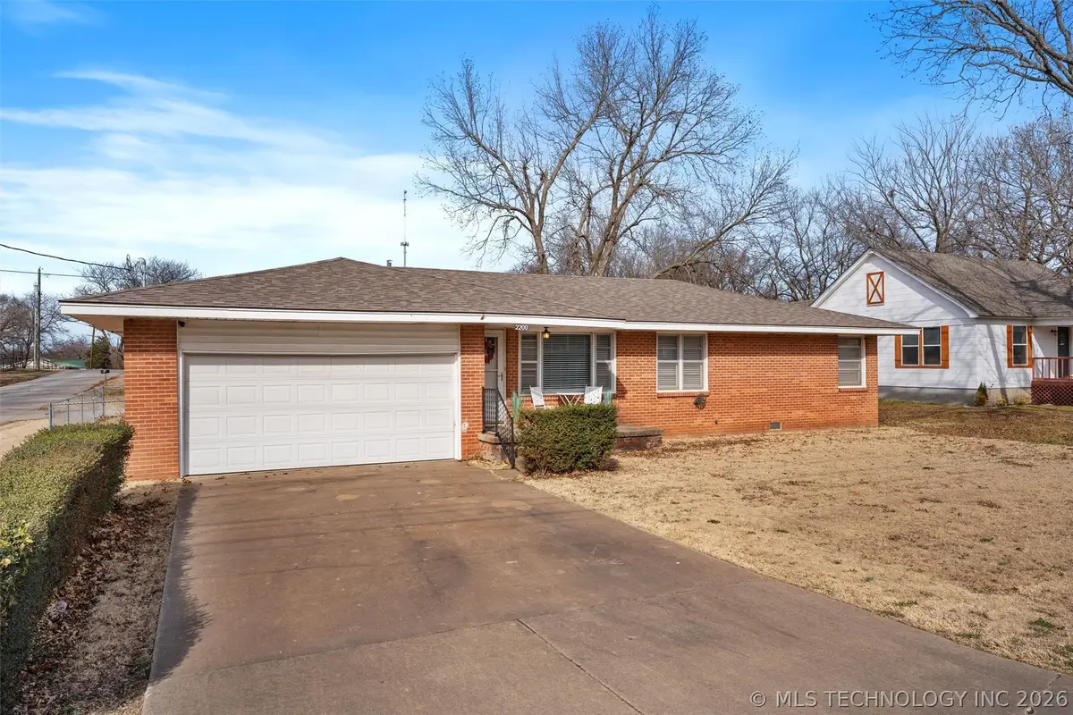 2200 E Tuxedo Boulevard, Bartlesville, OK 74006 - #1