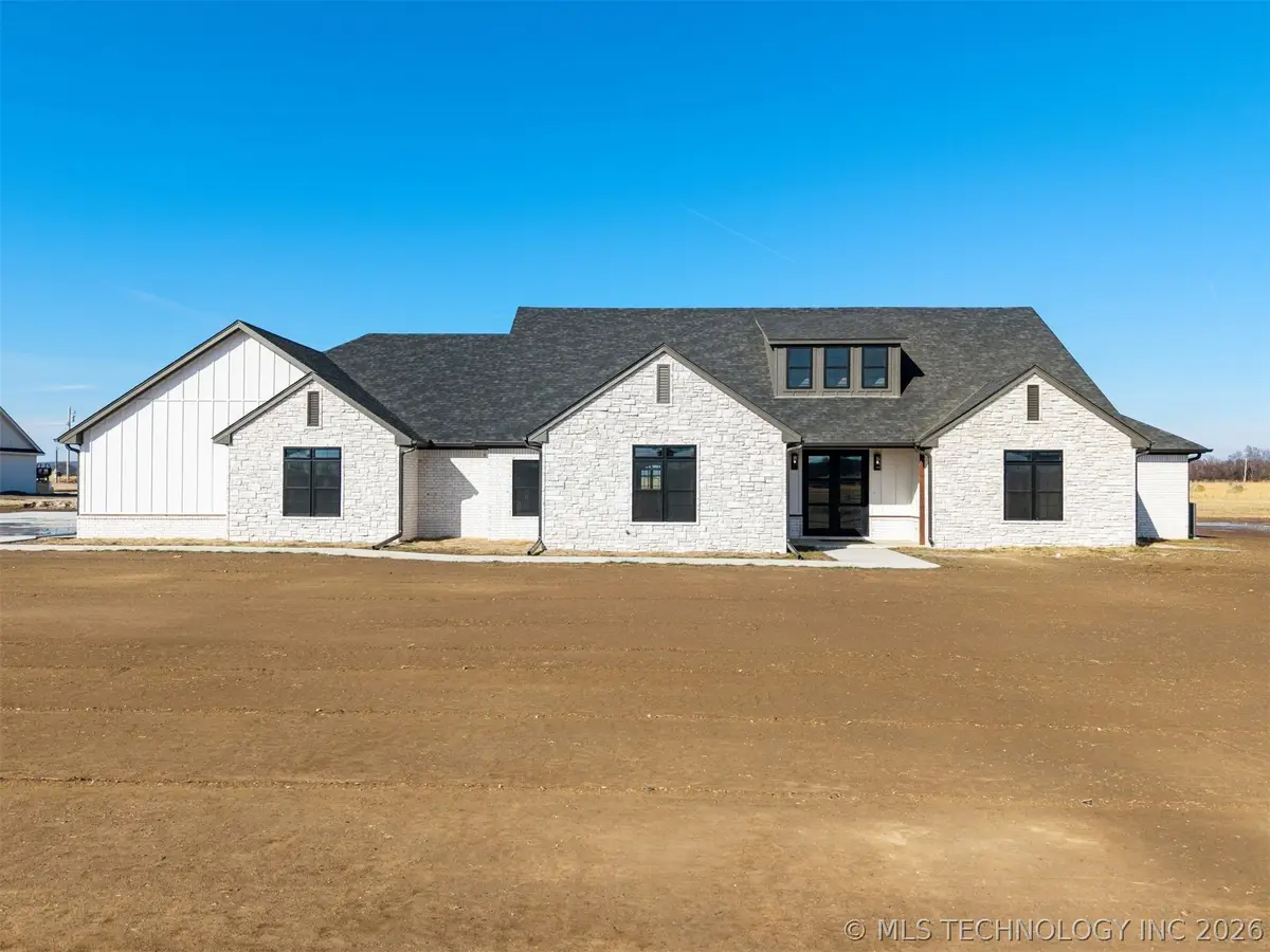 2233 W Drake Road, Sallisaw, OK 74955 - #1