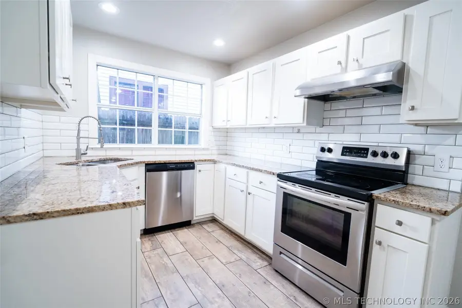 405 E D Street, Jenks, OK 74037 - #2