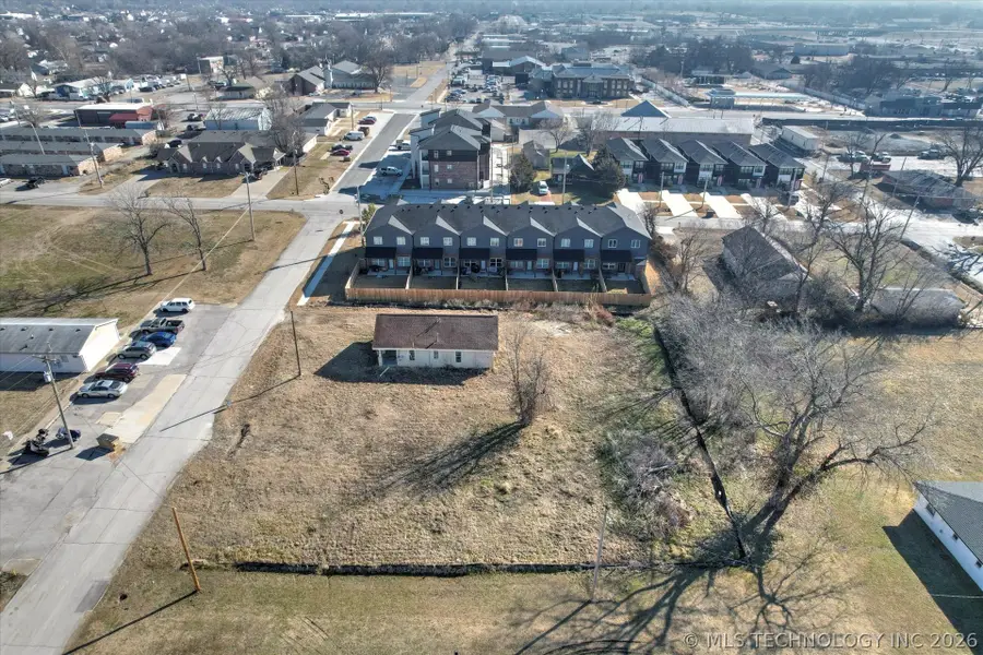 204 W 2nd Street, Owasso, OK 74055 - #2