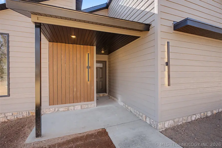 240 E 14th Street, Grove, OK 74344 - #3