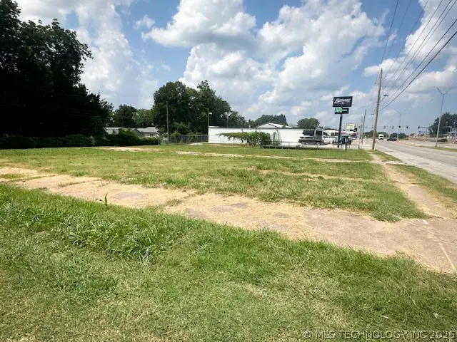 820 S Wood Drive, Okmulgee, OK 74447 - #3