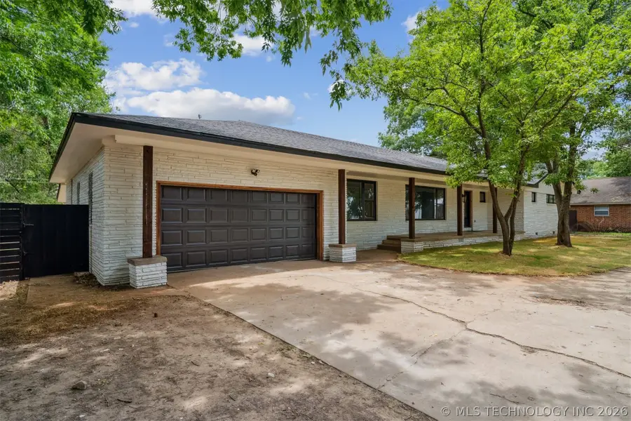 215 S Elliott Street, Pryor, OK 74361 - #3