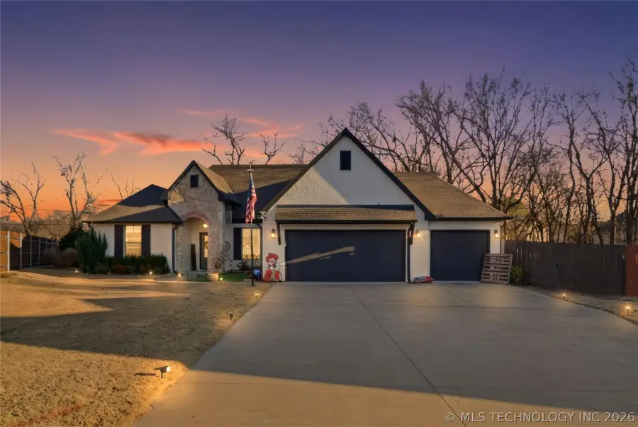 506 Castle Pines Circle, Claremore, OK 74019 - #2