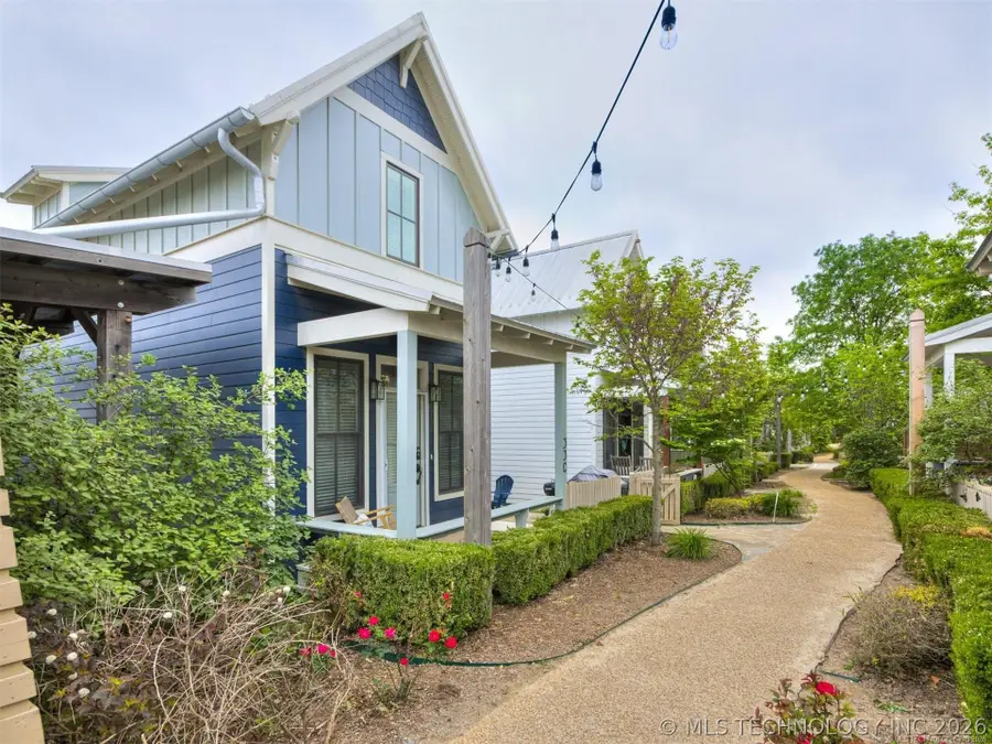 33 Boardwalk Avenue #C, Carlton Landing, OK 74432 - #2