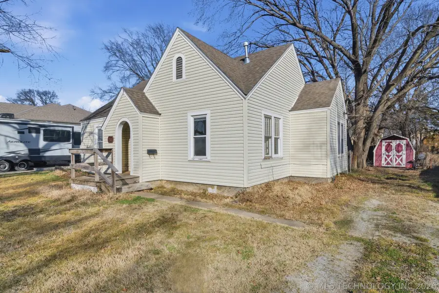 1910 S Johnstone Avenue, Bartlesville, OK 74003 - #2