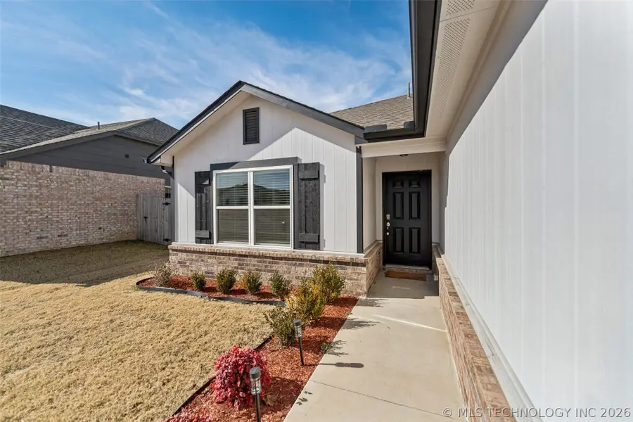 12504 N 132nd East Avenue, Owasso, OK 74055 - #3