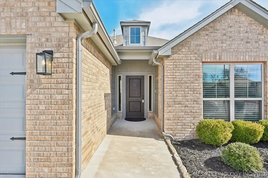 5433 Skylane Drive, Sand Springs, OK 74063 - #2