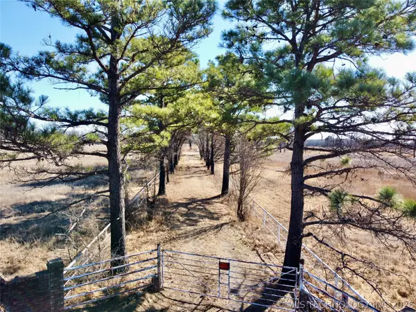 402336 E 1100, Henryetta, OK 74437