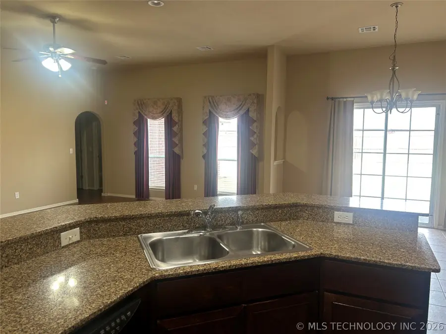 14009 E 101st Street N, Owasso, OK 74055 - #3