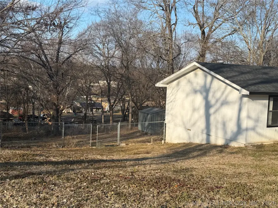 203 E Cedar Avenue, Wilburton, OK 74578 - #3