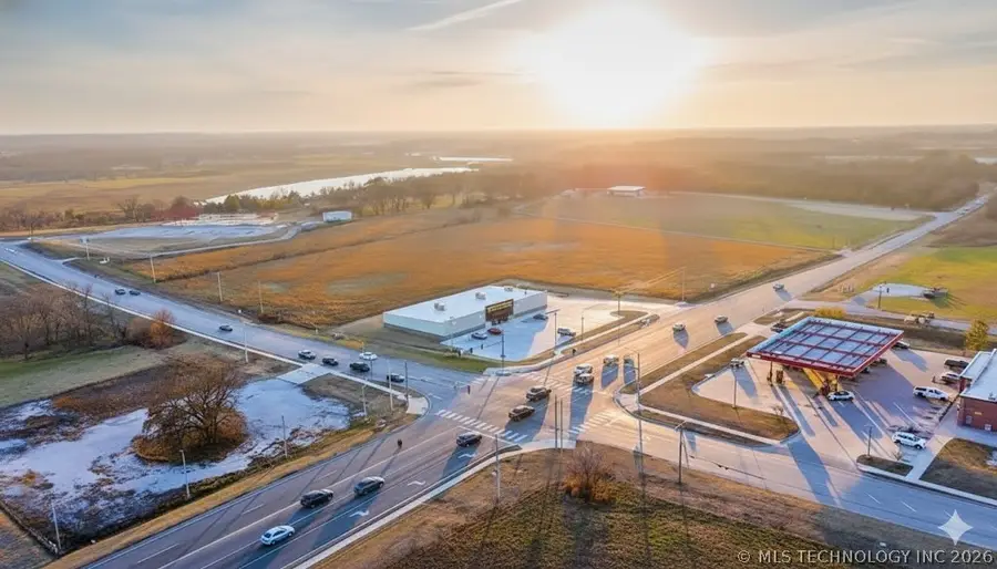 2927 E Holly Road, Claremore, OK 74019 - #3