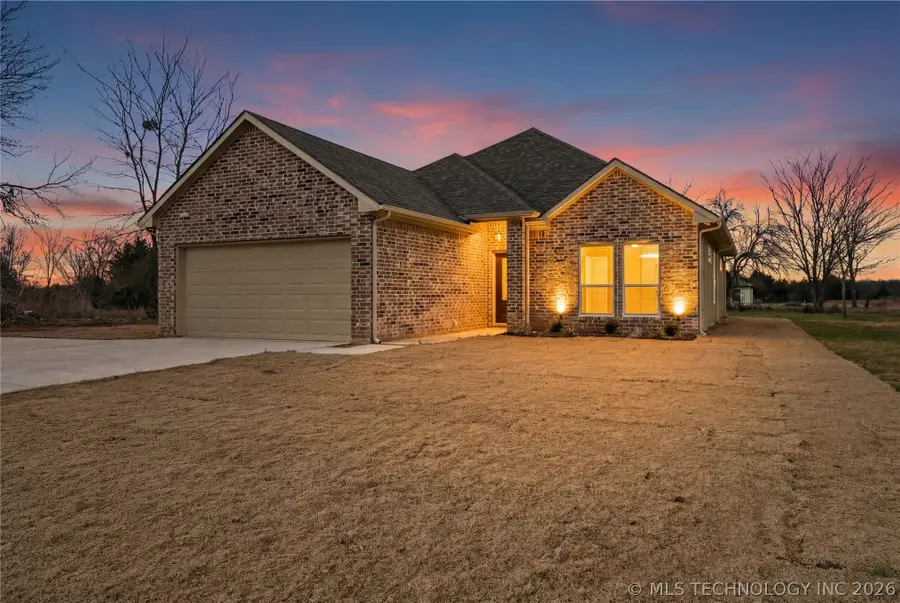 116 8th Avenue, Colbert, OK 74733 - #2