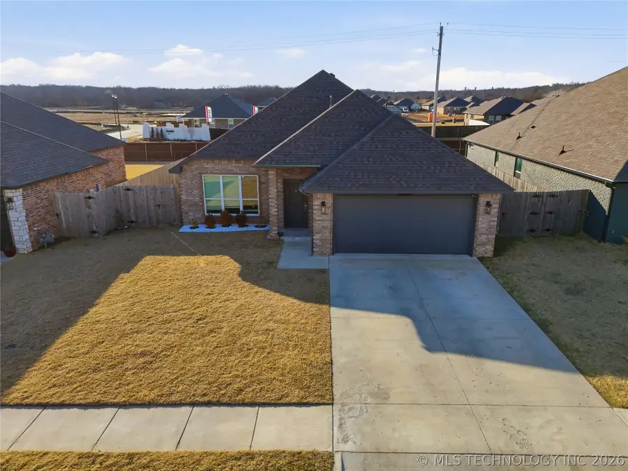10914 S 274th East Avenue, Coweta, OK 74429 - #2