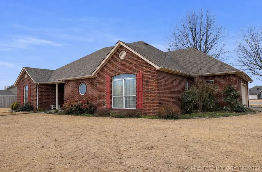 7916 N 125th East Avenue, Owasso, OK 74055 - #2