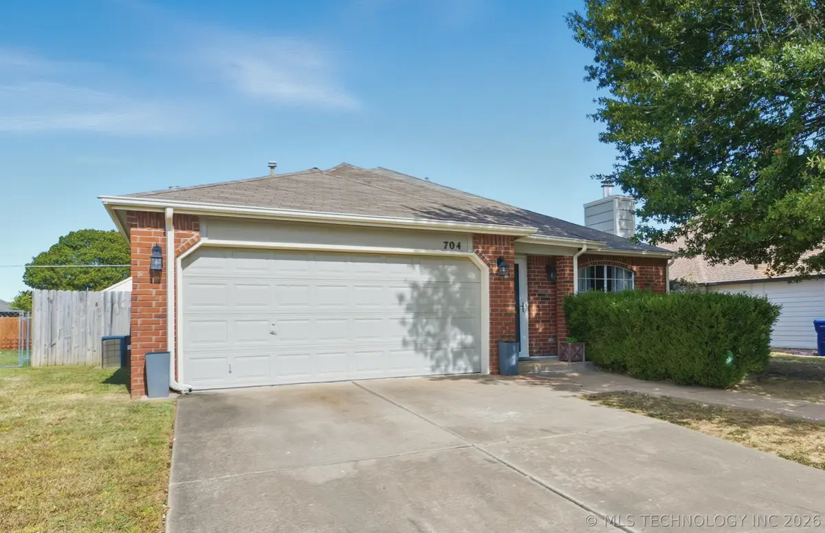 704 E Helena Street, Broken Arrow, OK 74012 - #1