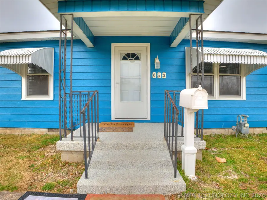 632 S Walnut Street, Nowata, OK 74048 - #2