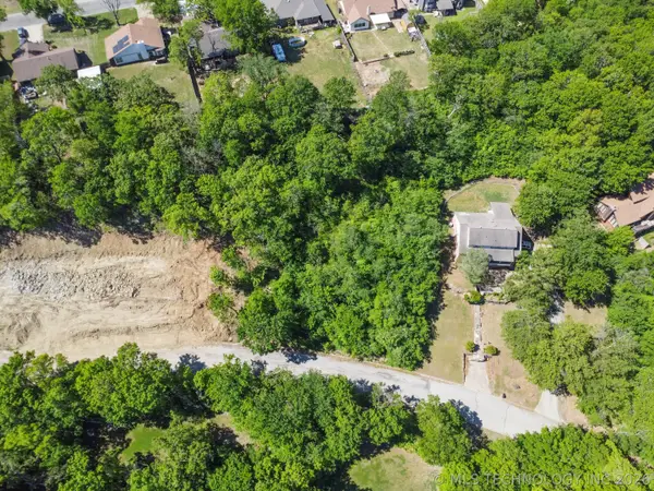 Hickory Lane, Catoosa, OK 74015