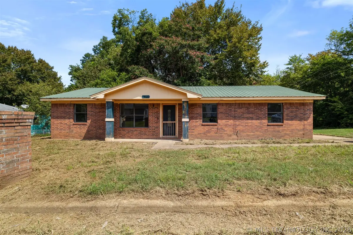 911 S K Street, Hugo, OK 74743 - #1