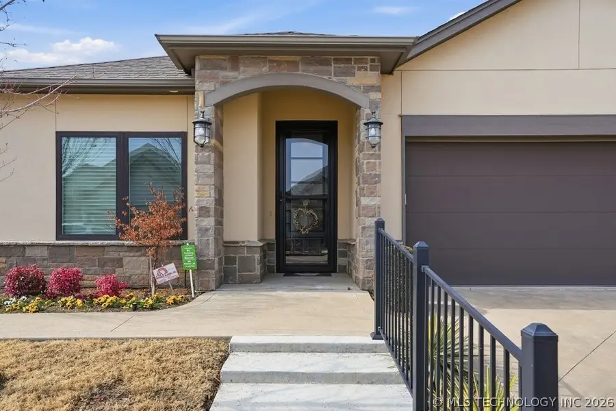 8414 S Phoenix Place W, Tulsa, OK 74132 - #2