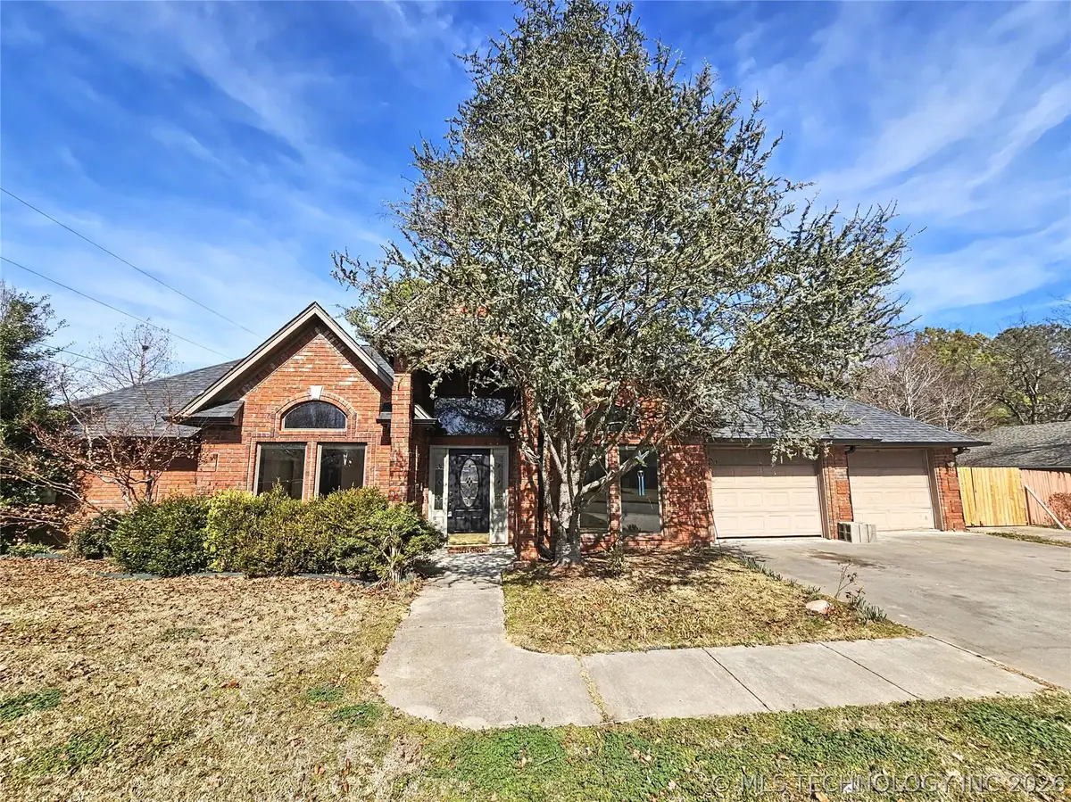 502 W 3rd Place, Tahlequah, OK 74464 - #1