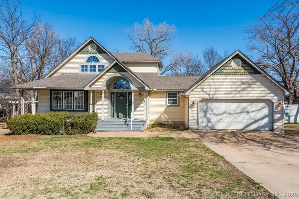 18641 Woodbriar Lane, Catoosa, OK 74015