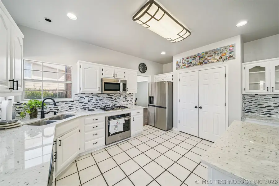 1301 N Willow Avenue, Broken Arrow, OK 74012 - #3