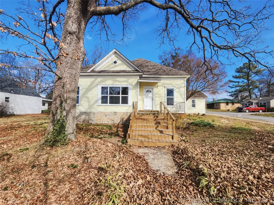 611 Goingsnake Street, Tahlequah, OK 74464 - #2