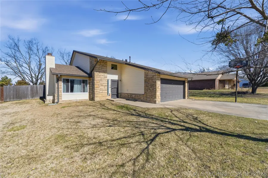 7209 S Peach Avenue, Broken Arrow, OK 74011 - #2