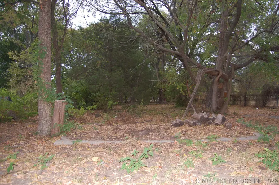 305 E Lewis Street, Henryetta, OK 74437 - #3