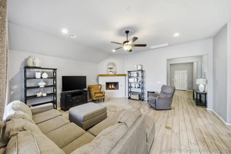 10297 E 121st Place S, Bixby, OK 74008 - #2