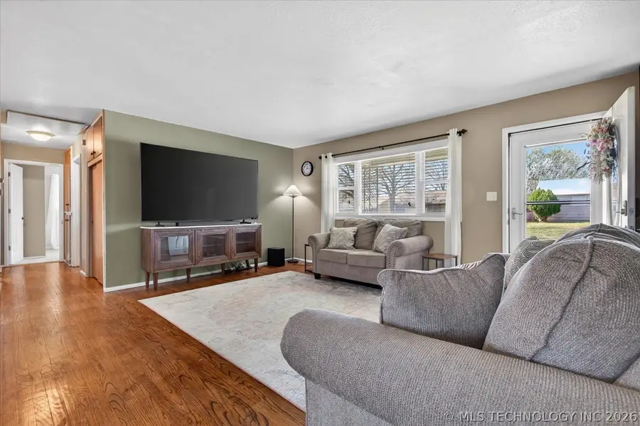 320 SE Greystone Avenue, Bartlesville, OK 74006 - #3