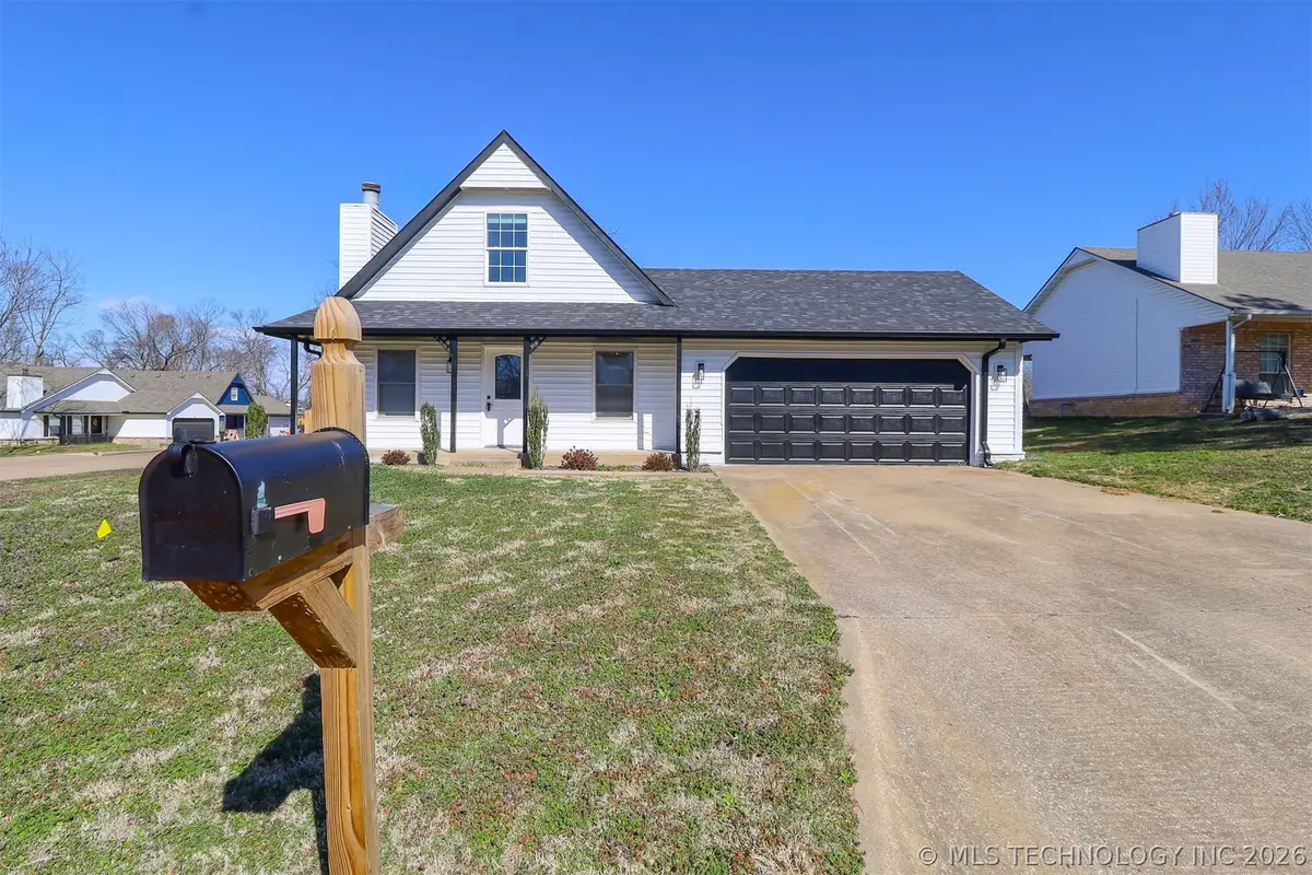 116 W 11th Street, Claremore, OK 74017 - #1