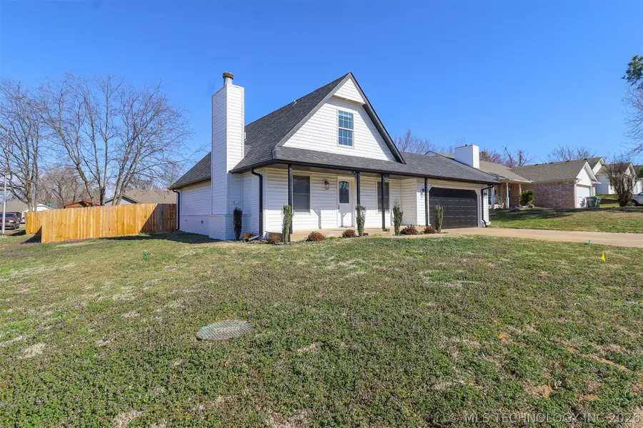 116 W 11th Street, Claremore, OK 74017 - #3